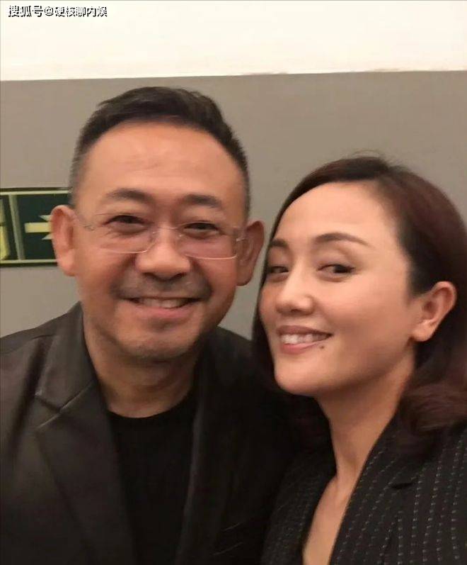 曝朱媛媛原生家庭，全家福曝光太催泪，妈妈姐姐太美哥哥很优秀