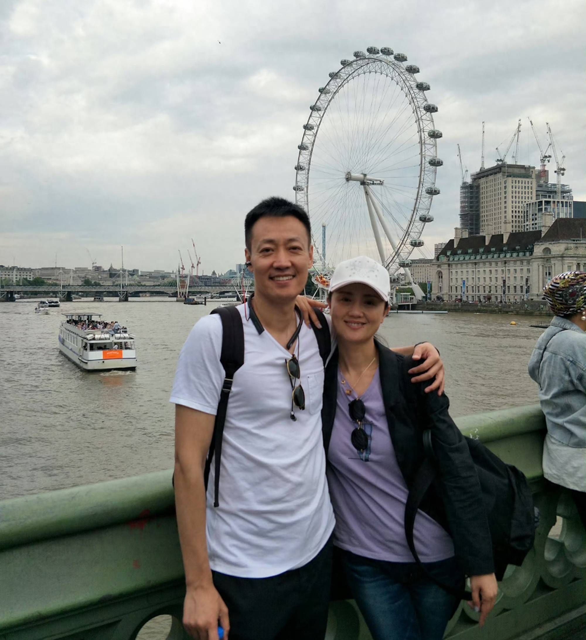 朱媛媛于月仙珍贵合影！原来两人是师姐妹，最后互动惹人泪目