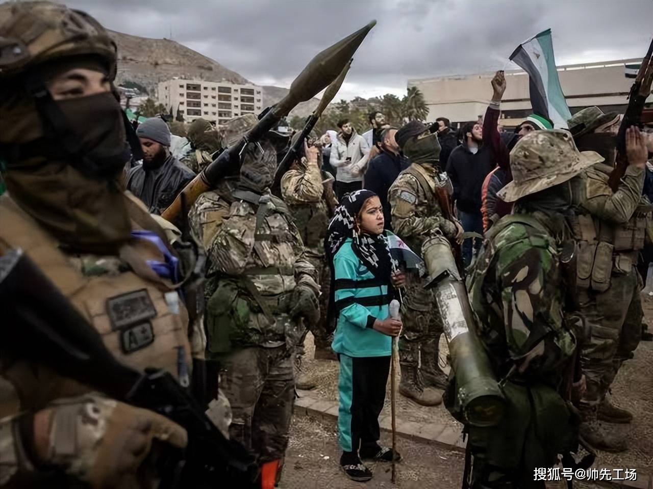 俄军警卫被打死，两大基地被围困：叙利亚警告俄军30天不撤就总攻