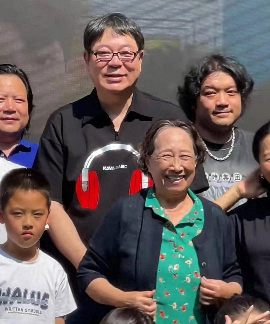 《家有儿女》尤浩然似已当爸，与高亚麟 孙桂田重聚，黑又胖还秃顶