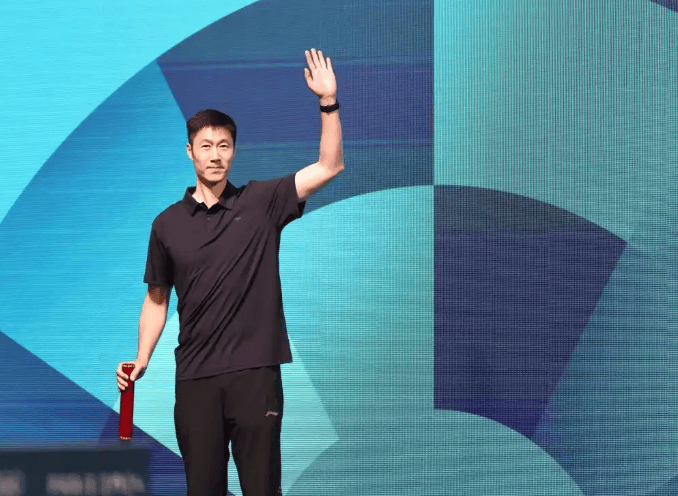 原创             国际乒联大黑幕曝光！刘国梁气的闭目，王励勤直冒冷汗