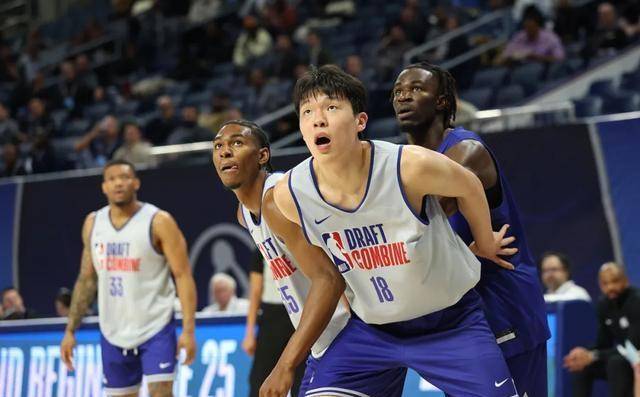 原创             杨瀚森潜力无限！彭博社称他为未来之星，选秀前景引人关注！