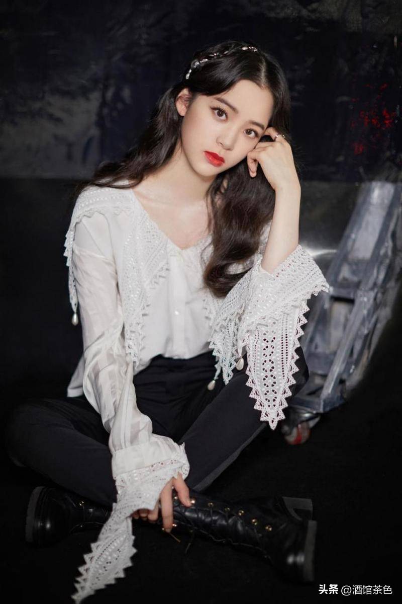 欧阳娜娜遭威胁后续：央媒发声力挺，外公身份不简单，罚款成笑话