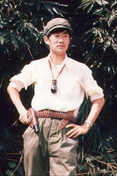 近日曝光！被印军包围，两名落单解放军嘴咬手雷，誓死不当俘虏