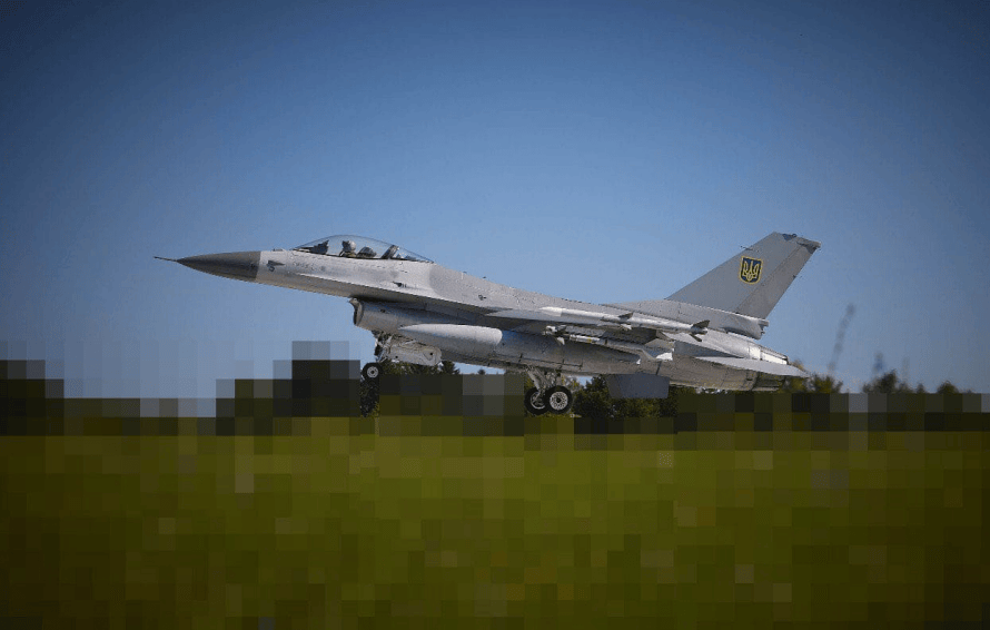 俄军又迎噩耗，F-16首杀苏35？中距弹远程点名，乌军报告疑点重重