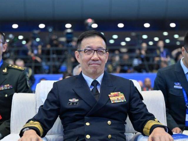 美方放话对华“开战”后，中方罕见公开镇国神器，一发摧毁一座城