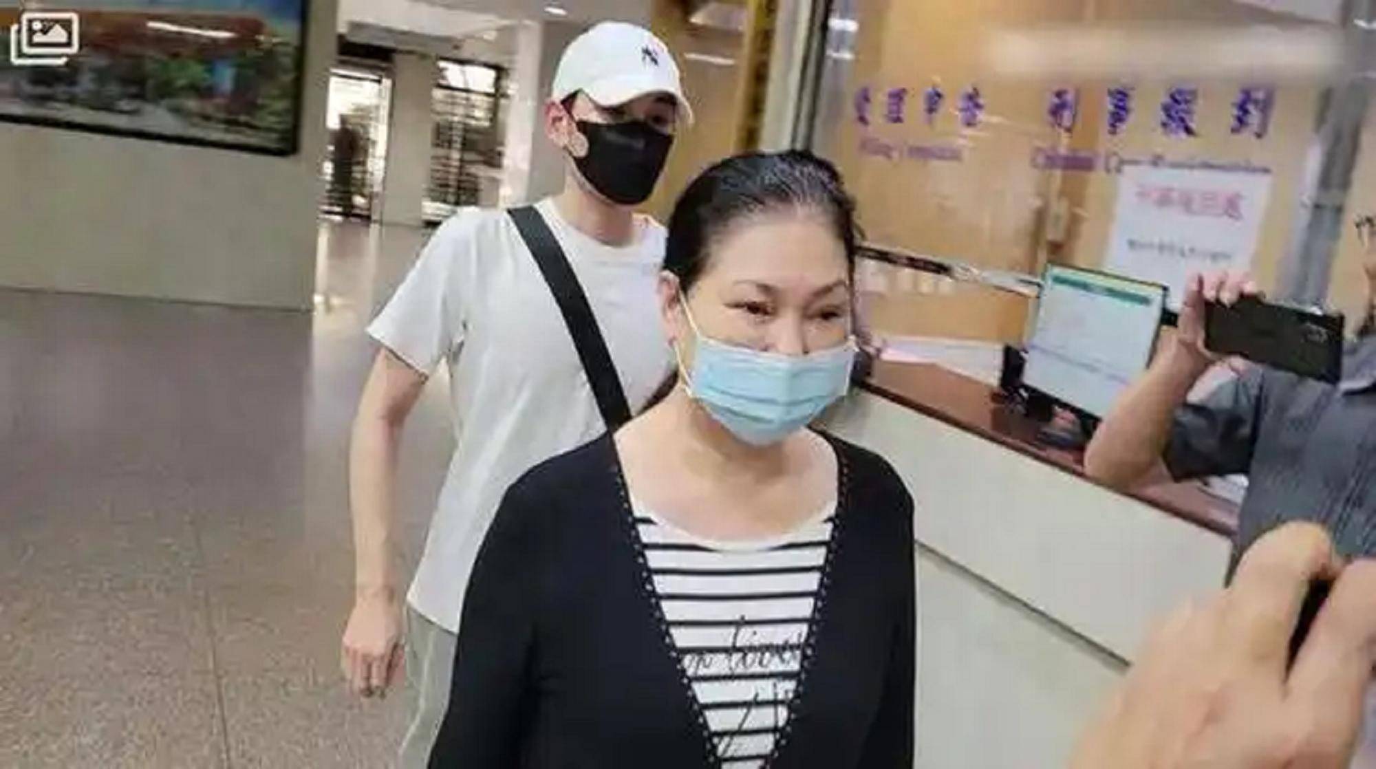 大S珠宝终于有下落了！S妈晒出的照片暴露一切，难怪S妈消停了