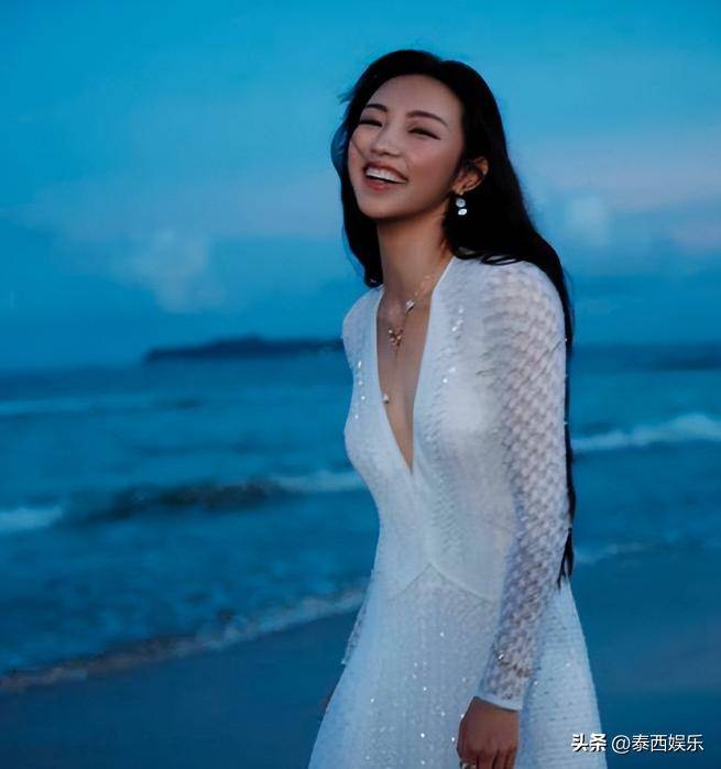 瓜越扒越大知名女星被爆母女玩私人订制空降剧组、资源丰厚明星吃瓜事件资源