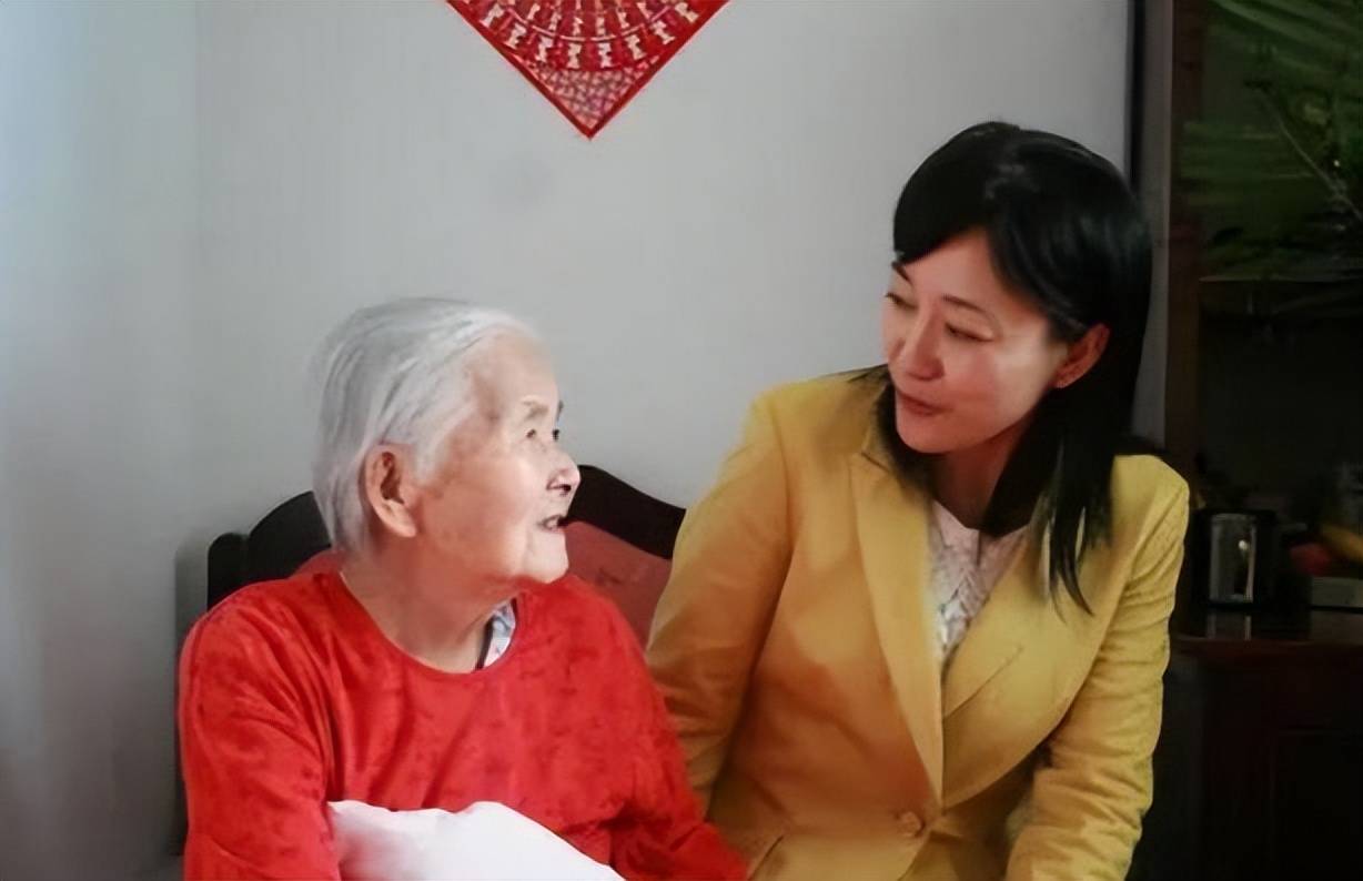 女市长许爱莲，敛财5亿加拿大20套房产，后台关系通天