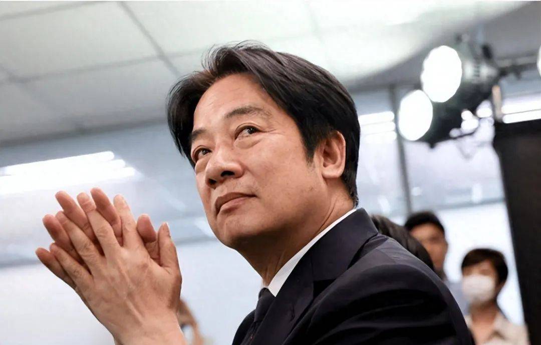 赖清德发表“台独”宣告后，不到24小时，解放军43舰机L型围台