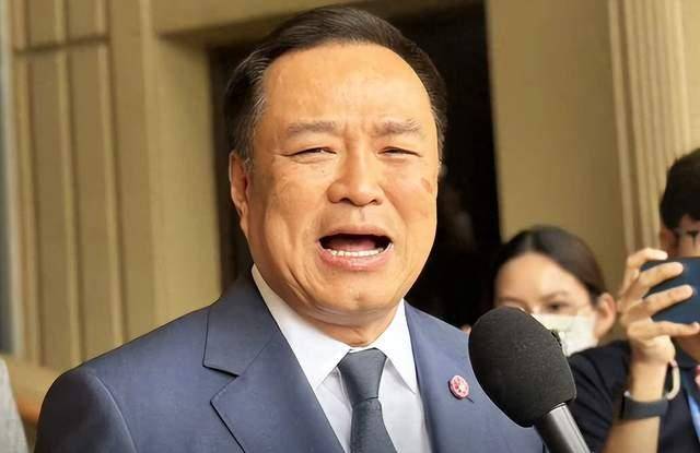 溺宠娇宝贝:事情越闹越大！洪森使出的新招数，要断了佩通坦后路