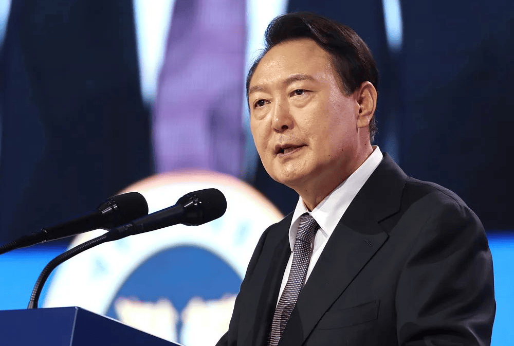 打破60年传统，李在明清洗保守派，韩军一把手换人，局势严峻