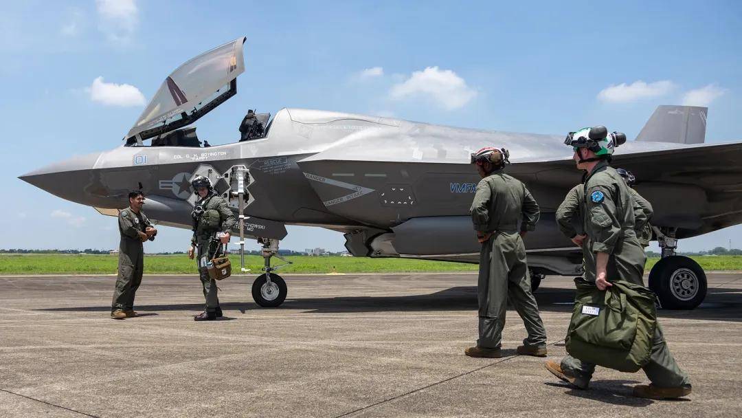 歼-20与F-35A东海上空“过招”：美军占不到便宜，只能灰溜溜离开