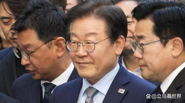 在特朗普眼皮子底下，中方把九三阅兵邀请函，递到了李在明手里