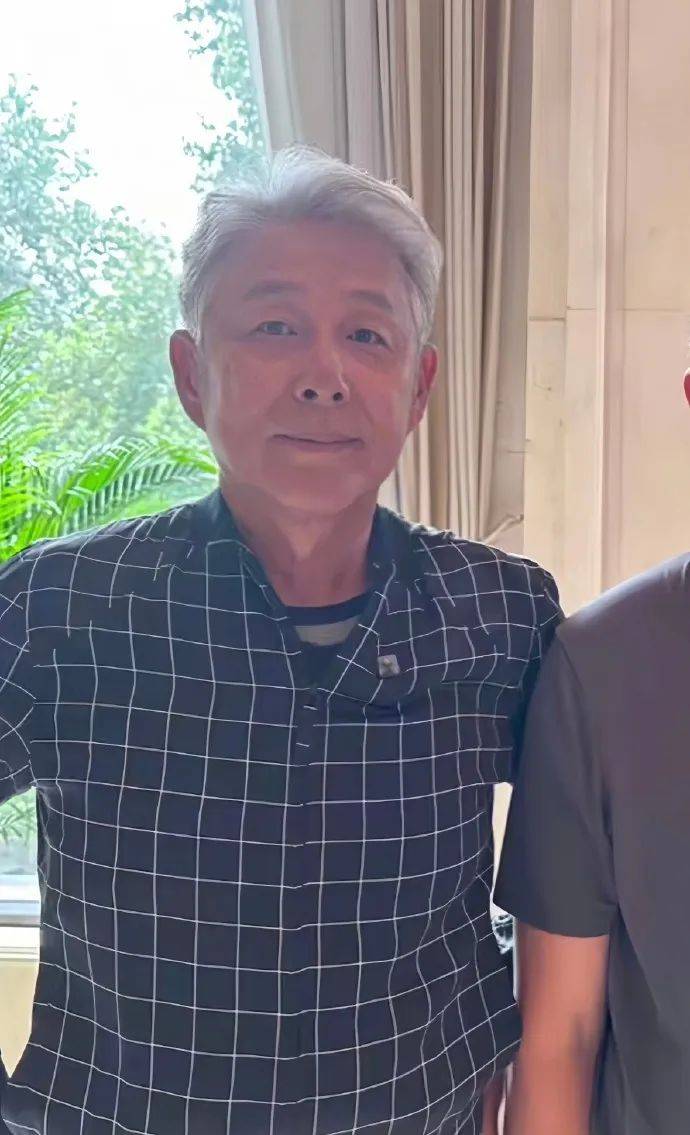 70岁陈道明头发全白了！网友：断层式衰老险些认不出？
