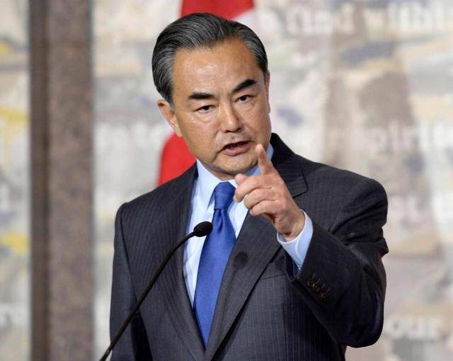 王毅眉头紧锁，对日方表态毫不客气，解放军战机同时亮相特殊地点