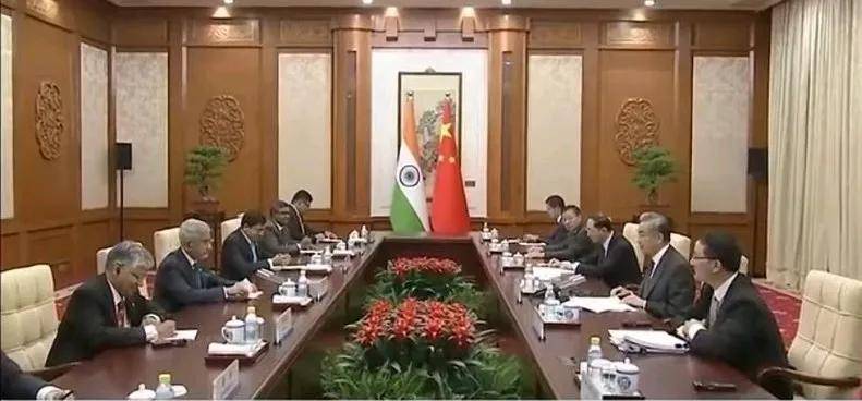 “铁四角”诞生？中俄伊印外长齐聚中国，印度表态作出承诺，美国终于要急了