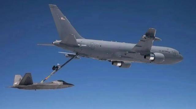这架F-22惨了，果然对付美国空军，波音公司才是专业的