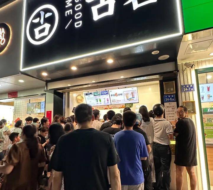 狂撒千亿的外卖大战，快把所有人逼疯了