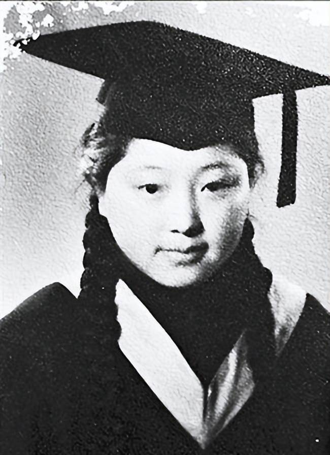 原创             钱三强到陕西，见一女人在扫厕所，激动大哭，你怎么在这里啊？