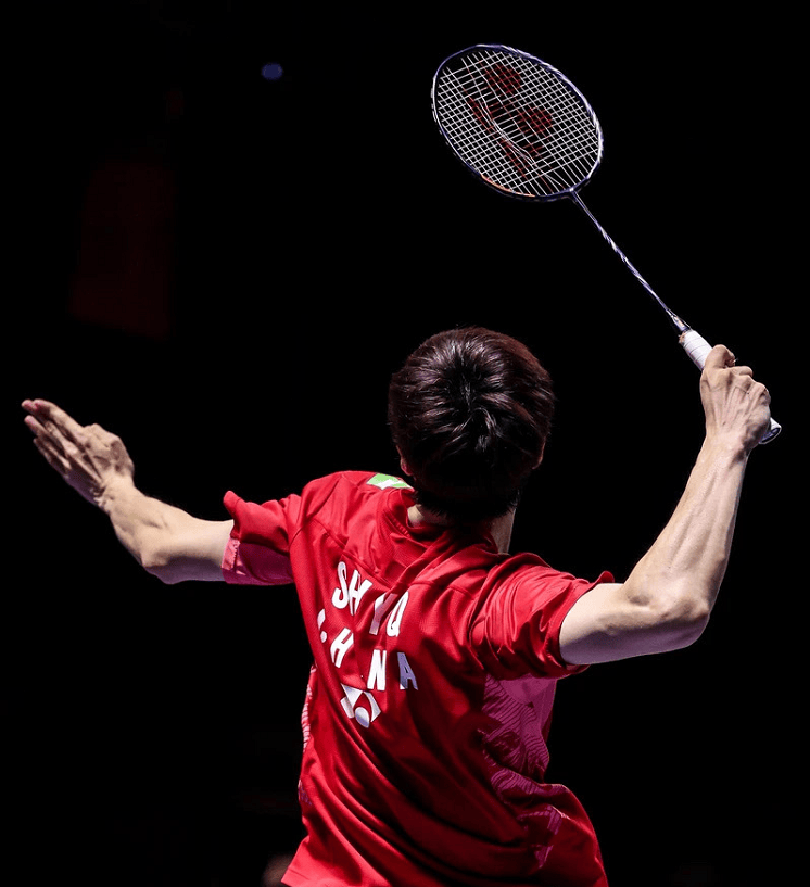 原创             决胜时刻完胜欧洲冠军！石宇奇2-0复仇世界第8，日本封王比肩林丹