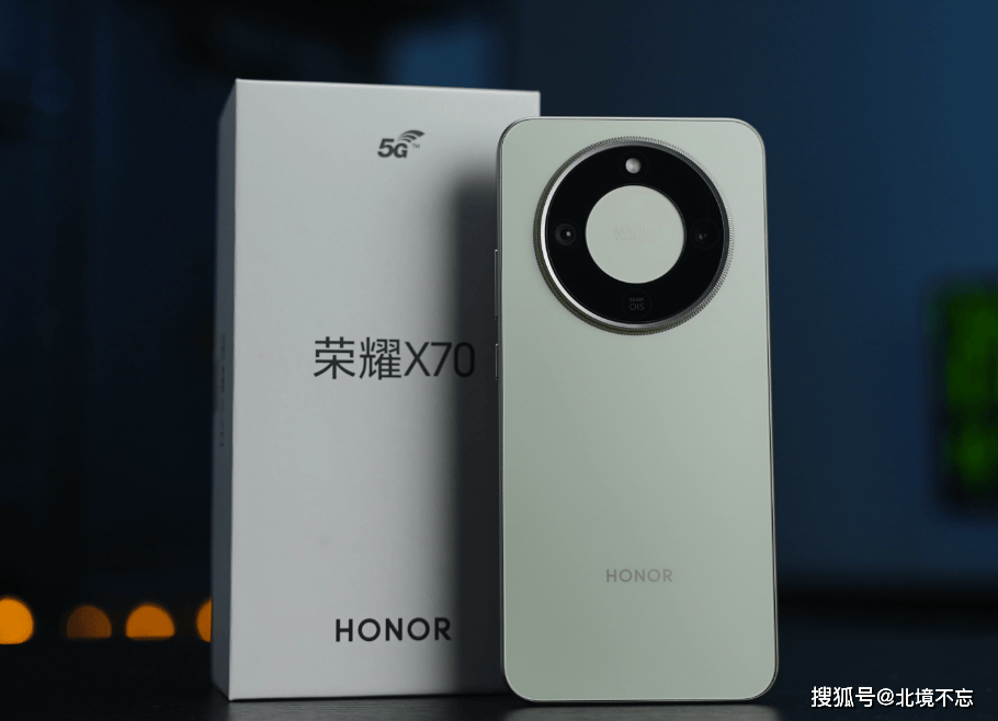 原创             8300mAh+6000nit，80W有线+80W无线，荣耀新机仅1189元起