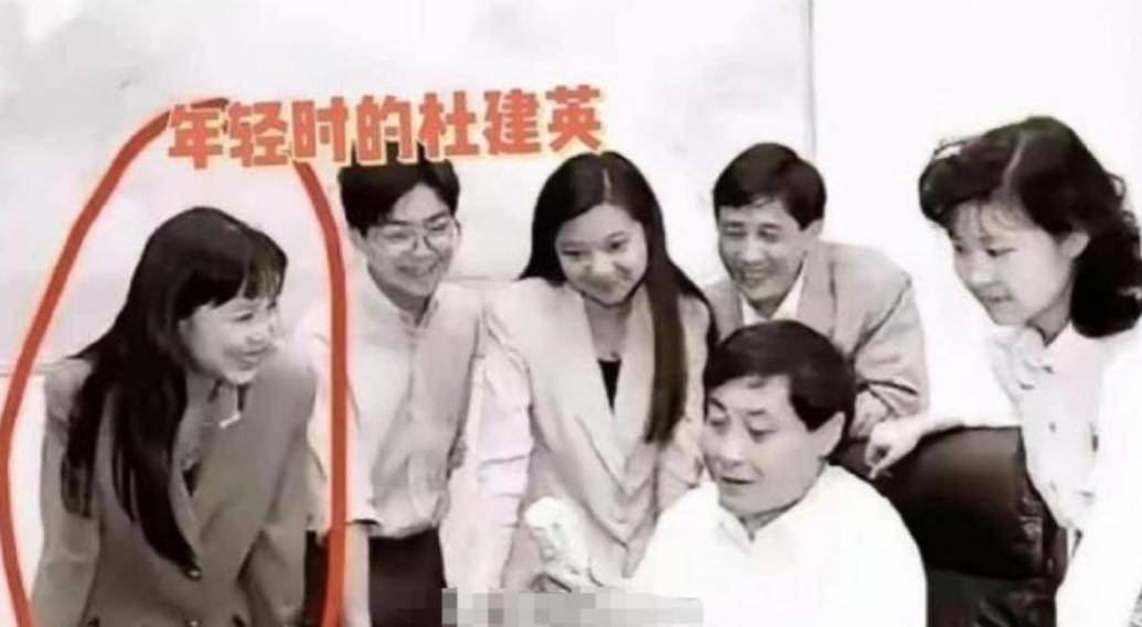 曝宗庆后13年被砍真相！竟是出轨被抓，宗馥莉为此扇杜建英一巴掌