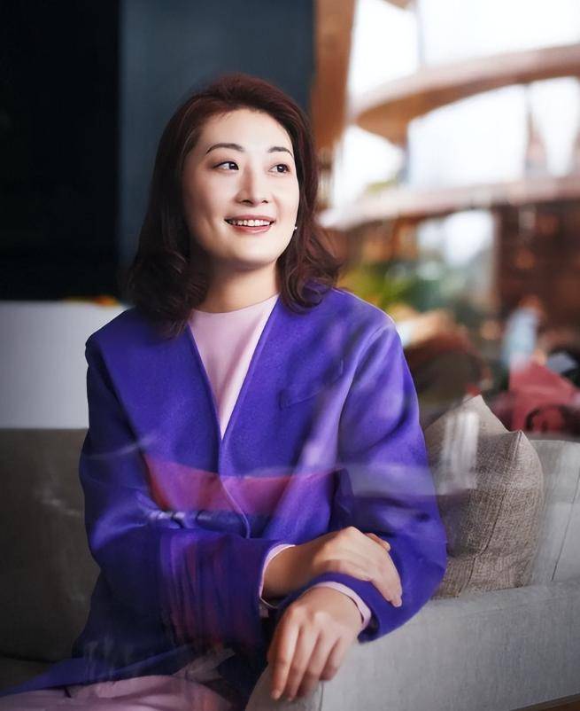 曝宗庆后13年被砍真相！竟是出轨被抓，宗馥莉为此扇杜建英一巴掌