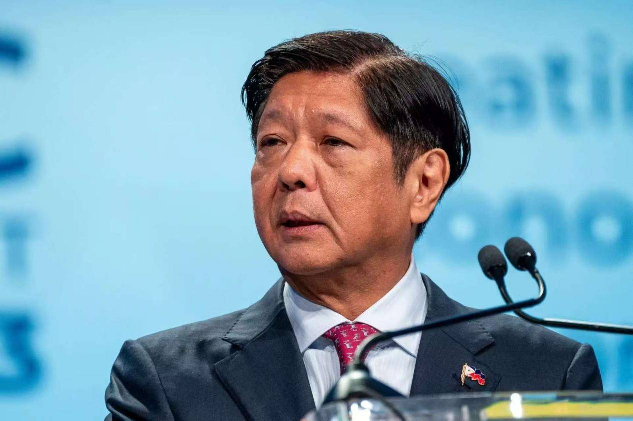 马科斯主动上门，要和美国“称兄道弟”，万万没料到，特朗普不按常理出牌