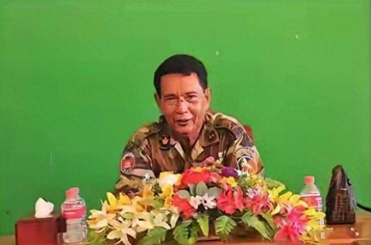 泰方斩首行动成功！柬军将领遇袭身亡，马来西亚紧急介入调停