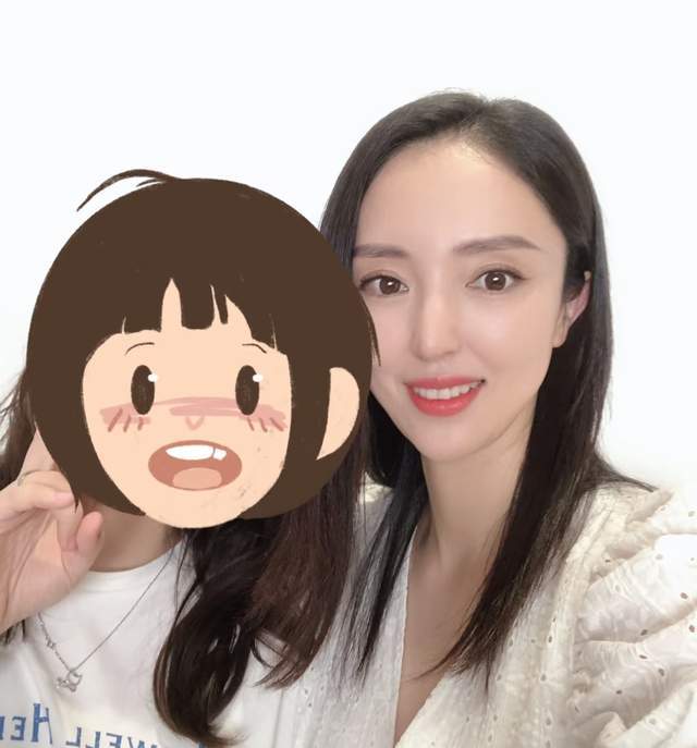 合作方曝董璇当年救夫窘境，20万接杂牌代言，二胎疑流产身心俱疲