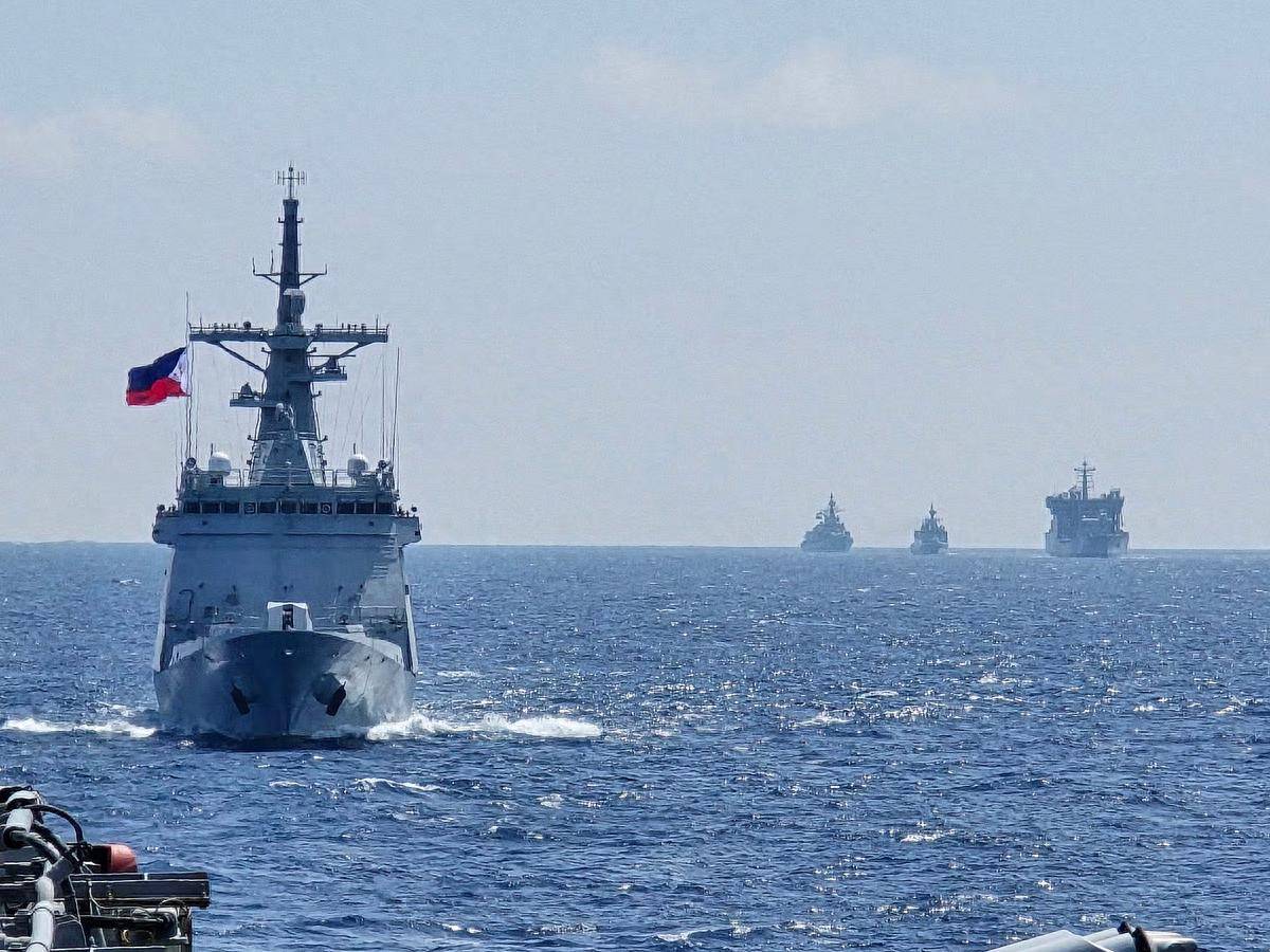 印度菲律宾合兵一处，解放军火速发兵南海，给了印菲两军当头一棒