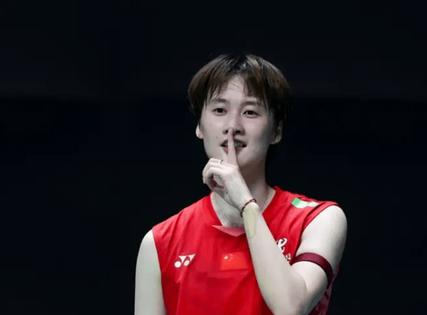 李梦回归众望所归？恩里克玩不转大巴黎，覃海洋实现边道奇迹