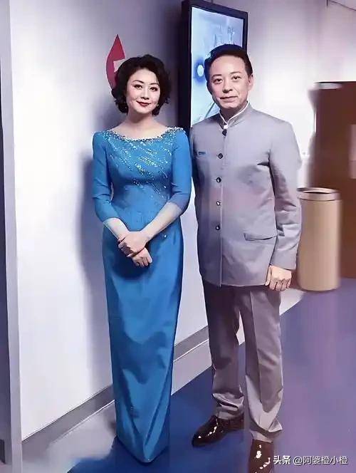 至今未婚未育，身边却有男人陪了近27年！59岁的她才是真人间清醒