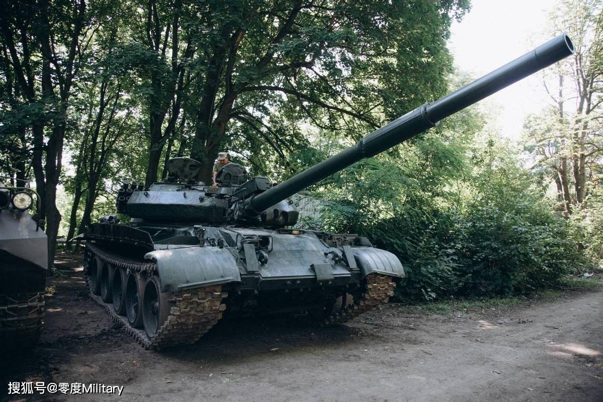 损失惨重：俄罗斯装甲车辆消耗太大，T-62坦克被迫重返乌克兰战场
