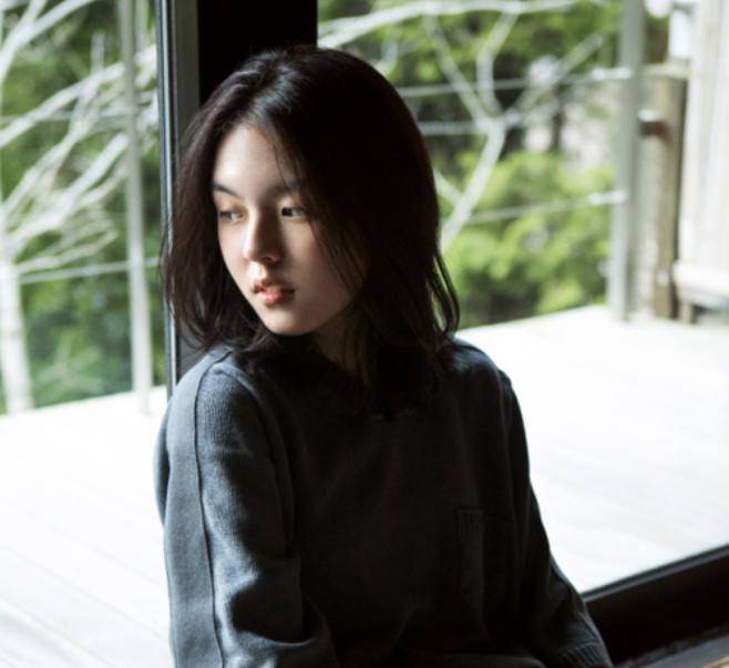 恭喜！李咏女儿官宣恋情！23岁法图麦晒和男友合影，两人有夫妻相