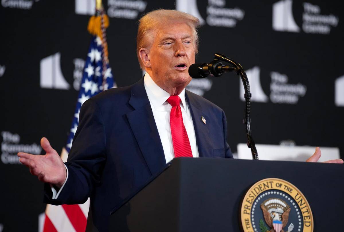 美媒：特朗普批准结束俄乌冲突的新计划