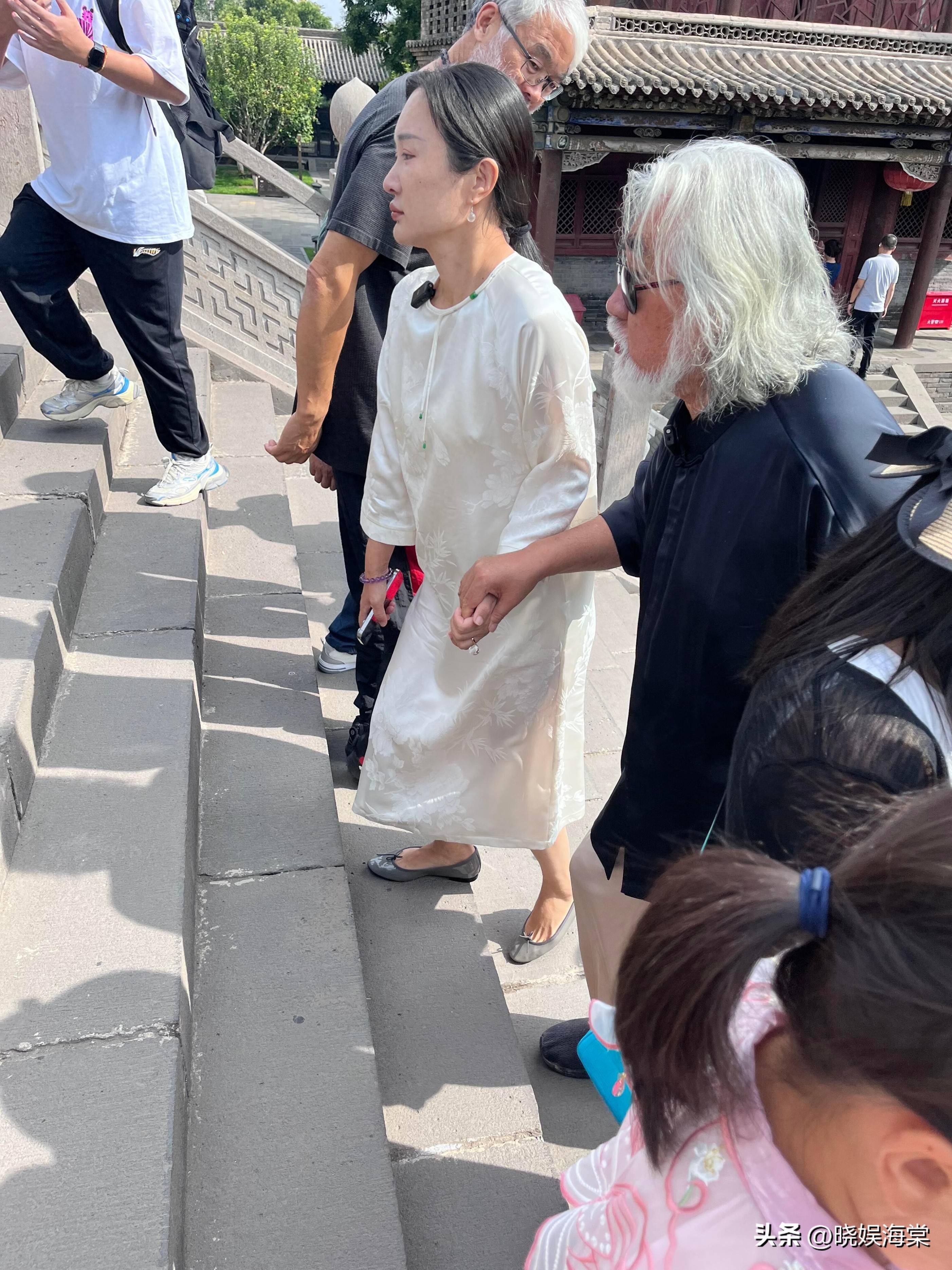 张纪中杜星霖被指偏心！亲儿子公然殴打混血继子，全程冷漠无视
