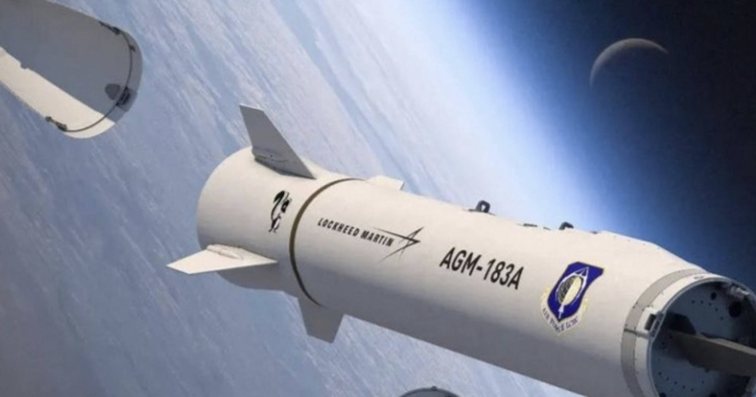 东风-100横空出世！4马赫利剑刺破长空，关岛基地尽在射程之内