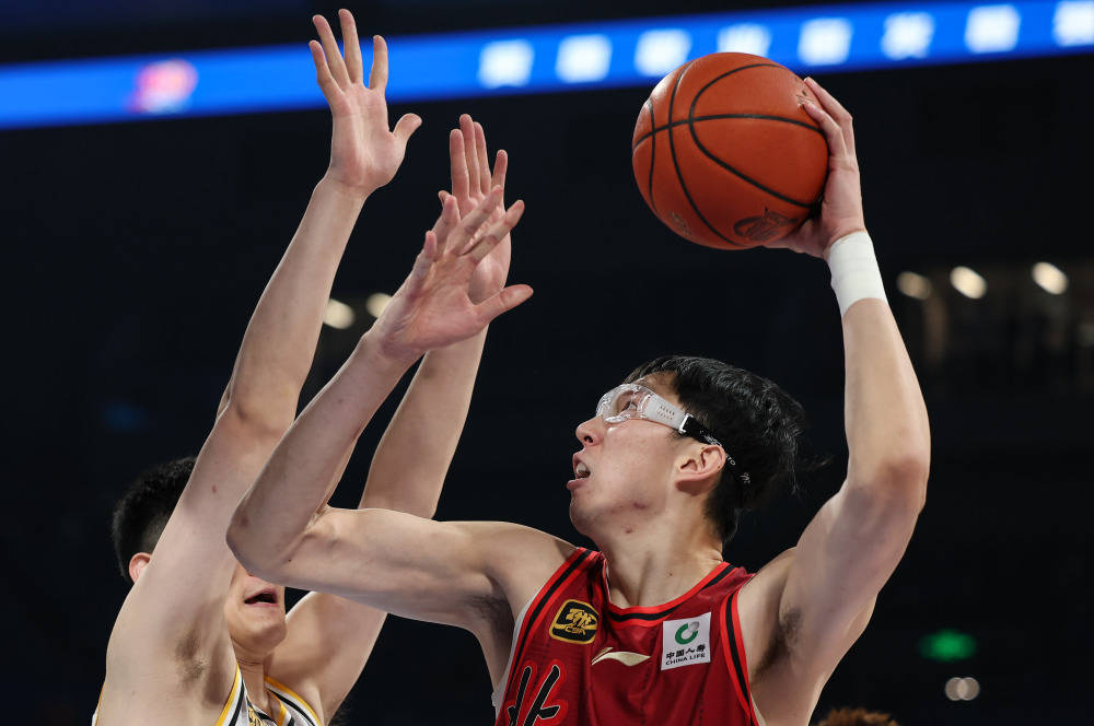 新华社：CBA多起重磅交易，传递什么信号？