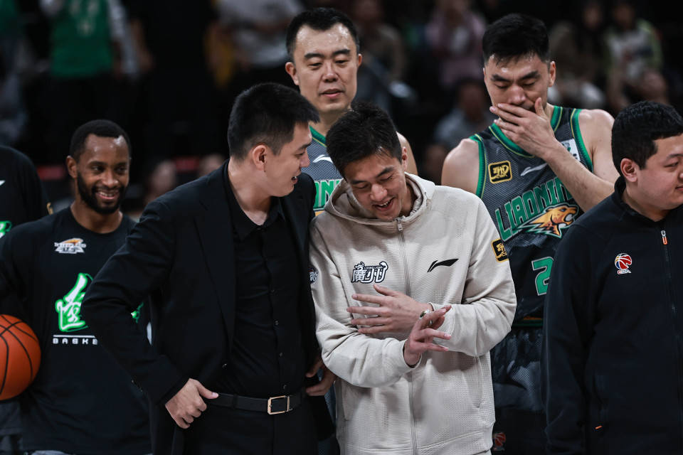 新华社：CBA多起重磅交易，传递什么信号？