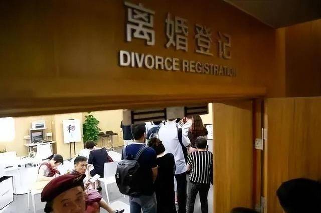 乐鱼体育- 乐鱼体育官方网站- 世界杯指定平台LEYU SPORTS建议房产证上名字别轻易写夫妻俩的？以前不了解现在知道也不晚