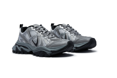 英国VETEMENTS推出全新V2000 MAX鞋款时髦引领