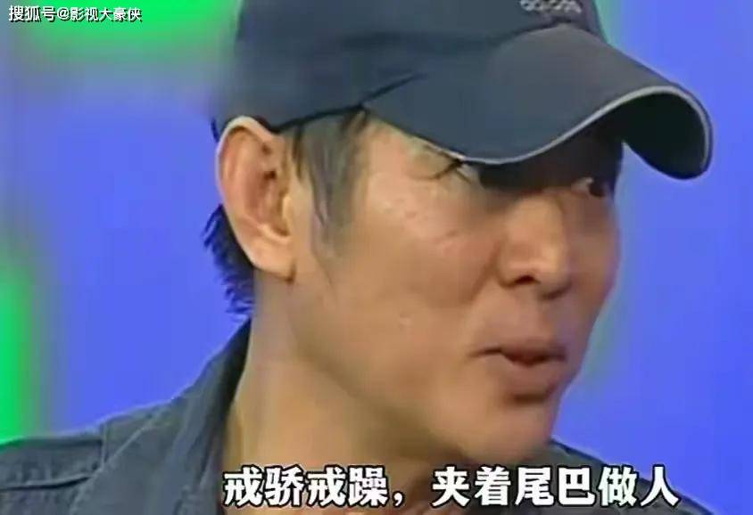 从“战狼”到争议缠身：吴京被杜江玩梗、张译暗怼，崩得太突然！
