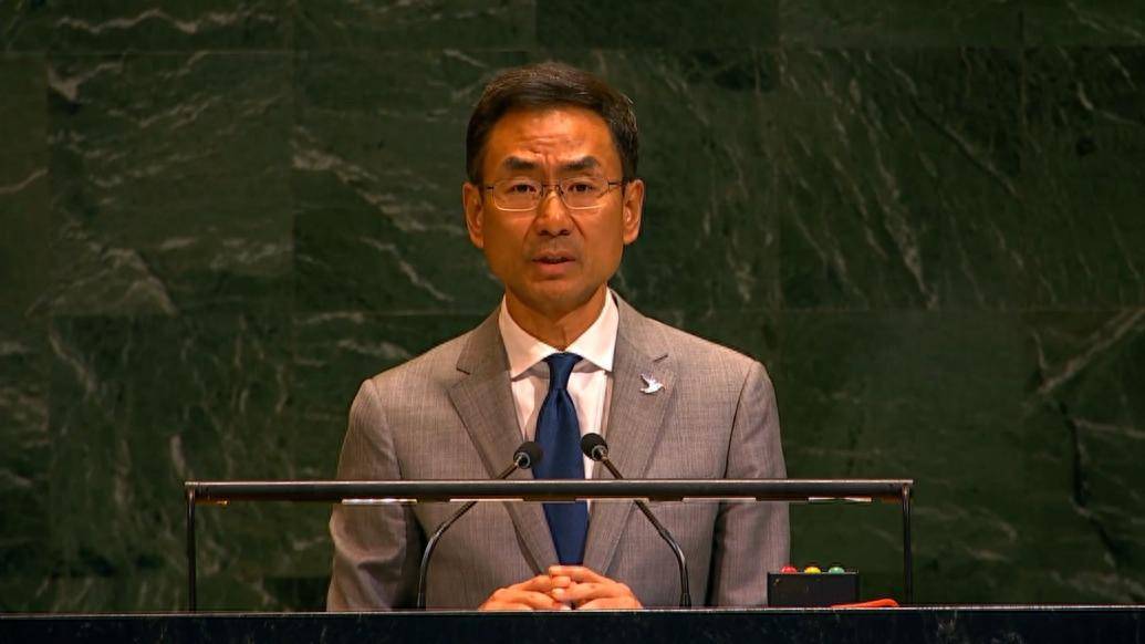 俄乌战场根本没法比！看完大阅兵后，西方该相信中国绝对没援俄