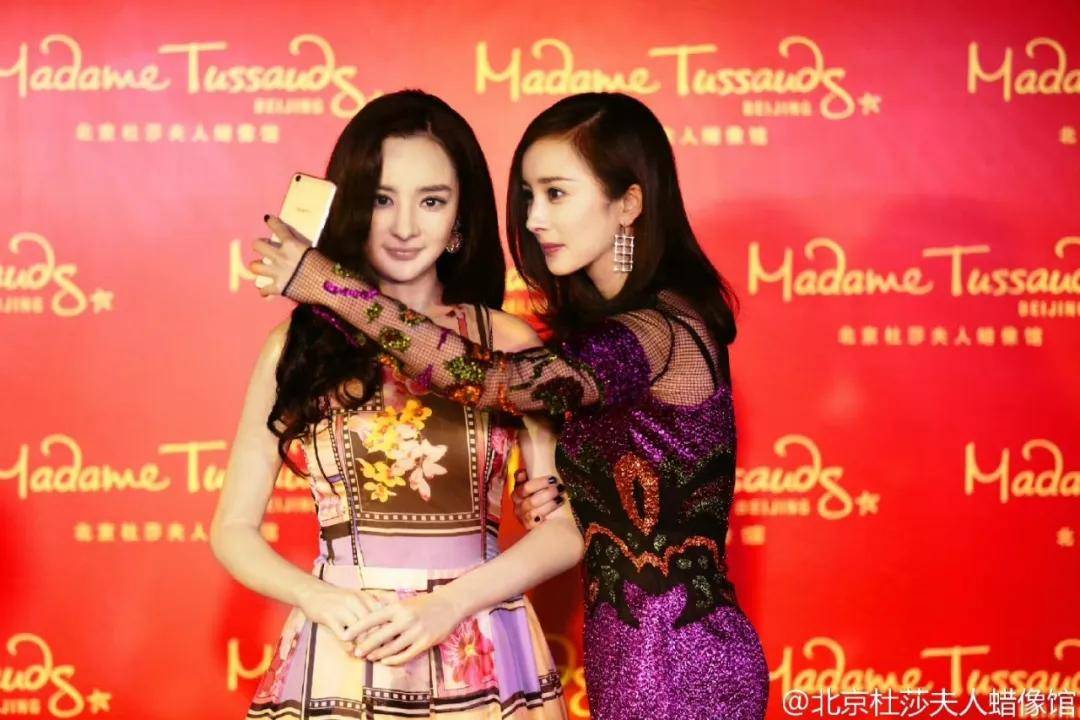 刘嘉玲粉裙贵气、刘涛郡主装飒爽！北京杜莎夫人蜡像馆歇业，明星蜡像回忆杀
