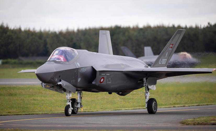 大战一触即发，美军10架F-35随时开火。空战确实难，但最怕持久战