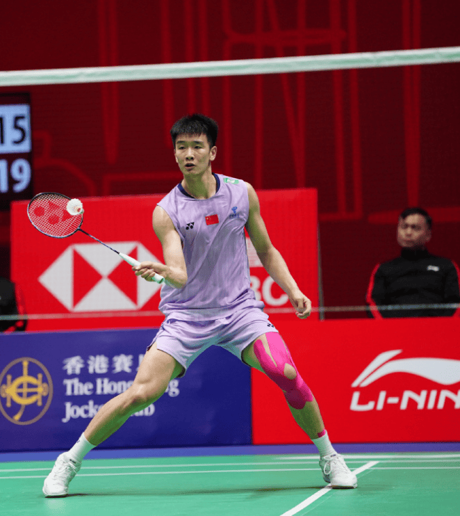 原创             香港公开赛封王！李诗沣2-0横扫前世界第6，终结男单12年冠军荒