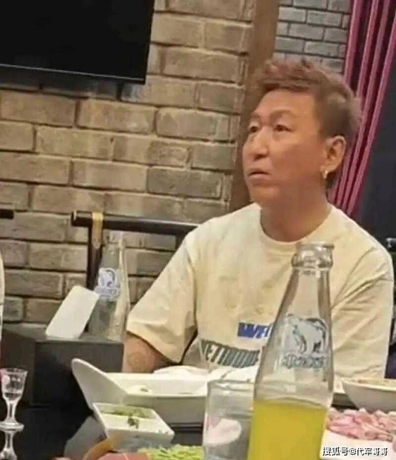 离婚9年后，41岁白百何嫁导演老公被宠溺，50岁陈羽凡胖到认不出