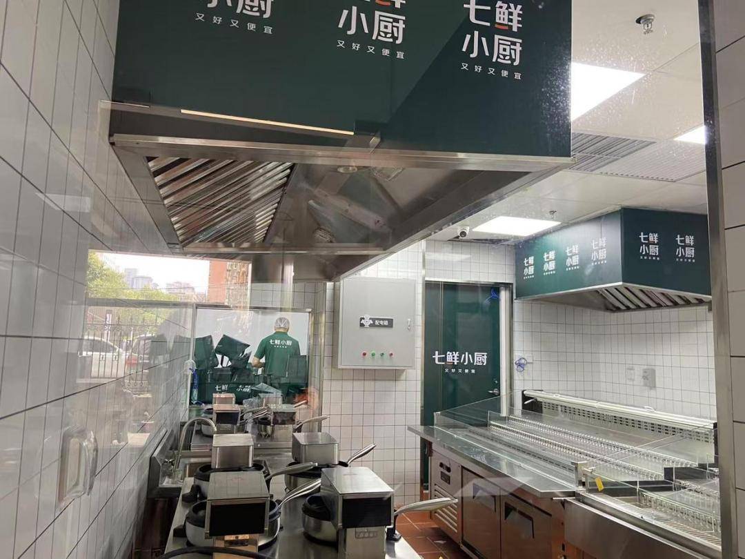 “无败绩”的罗永浩、下厨的刘强东、硬刚苹果的雷军...大佬们集体搞事为哪般？